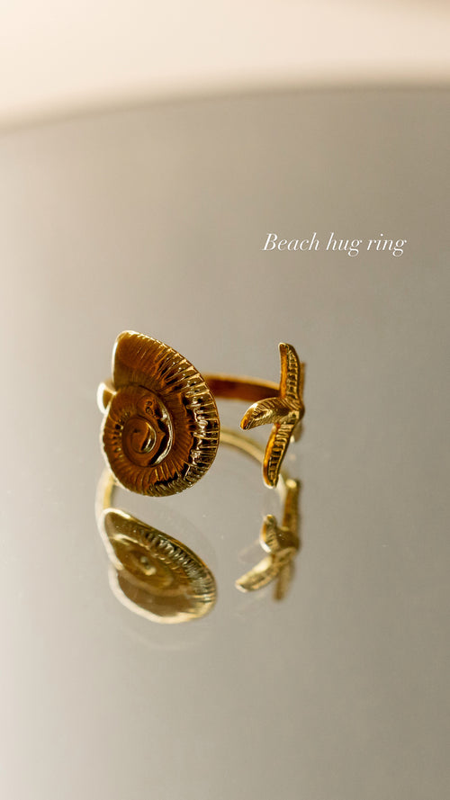 Beach Hug Ring